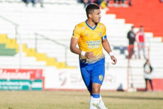 Taubaté anuncia zagueiro que estava com o técnico 1