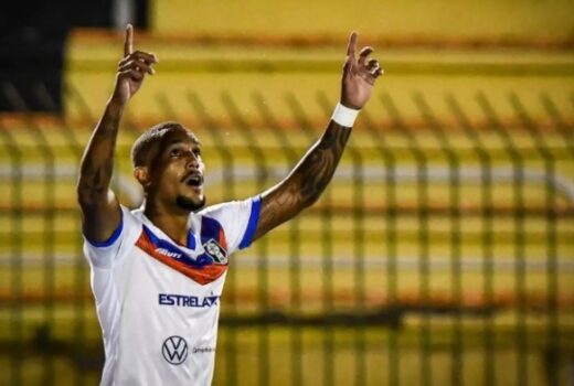 Taubaté anuncia chegada de atacante experiente 10