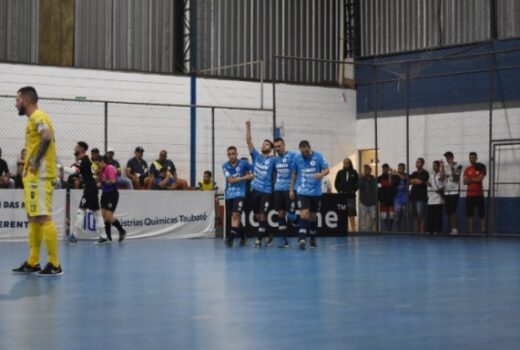 Taubaté Futsal vence e São José decide em casa 10