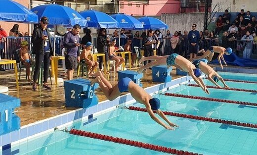 Natação do Intercentros tem premiação em São José 6