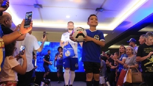 São José apresenta mais contratados e novos uniformes 1