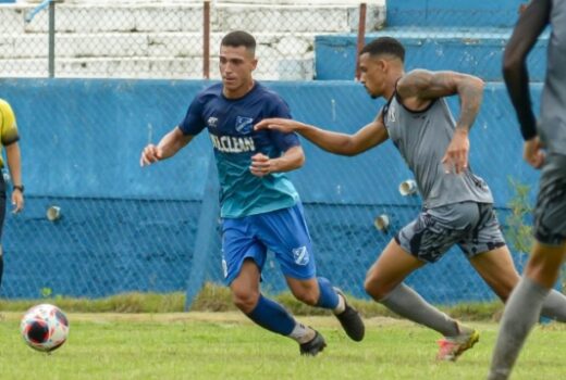 Taubaté apresenta mais um atacante contratado 15