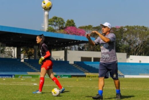 São José Futebol Feminino anuncia técnico 13