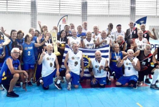 Vôlei adaptado joseense traz dois troféus 13
