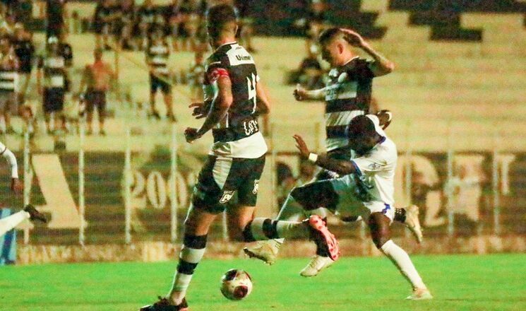 Taubaté soma ponto na visita ao XV de Piracicaba 1