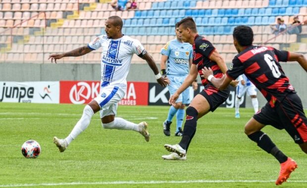 Taubaté empata e sai da zona de classificação 1