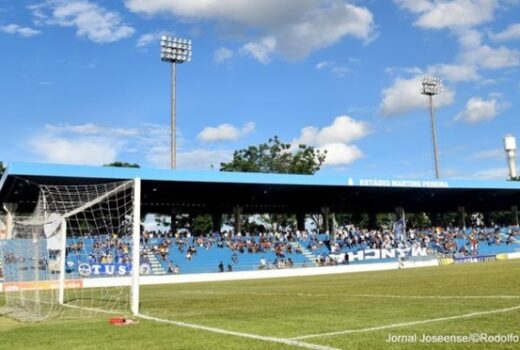 Times da região abrem Carnaval diante da torcida 5