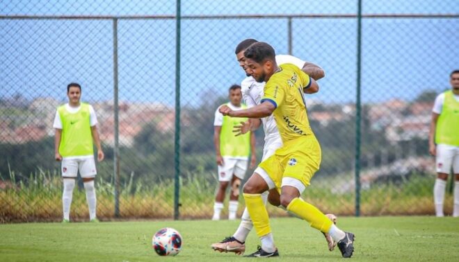 São José confirma mais três zagueiros no elenco 1