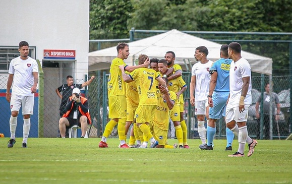 São José desencanta com a primeira vitória 1
