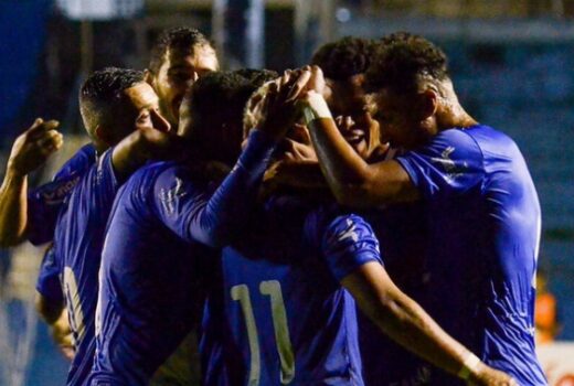 Taubaté fecha rodada jogando diante da torcida 13