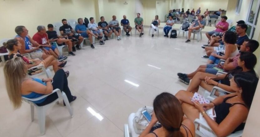 Ubatuba reúne professores esportivos antes das aulas 1