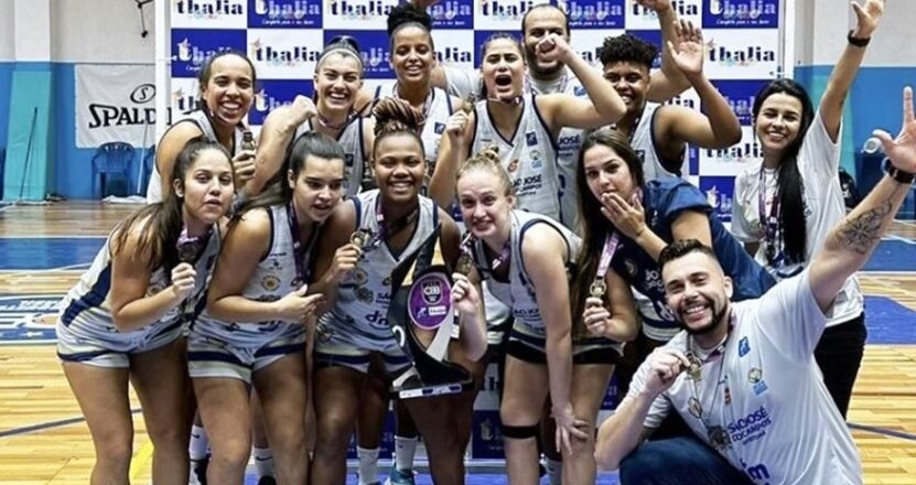 Meninas do basquete joseense festejam título inédito 1