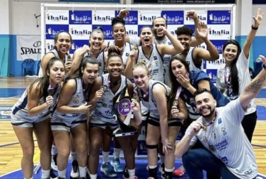 Meninas do basquete joseense festejam título inédito 9