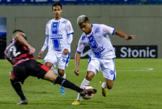 Taubaté ataca para manter sonha da classificação 9