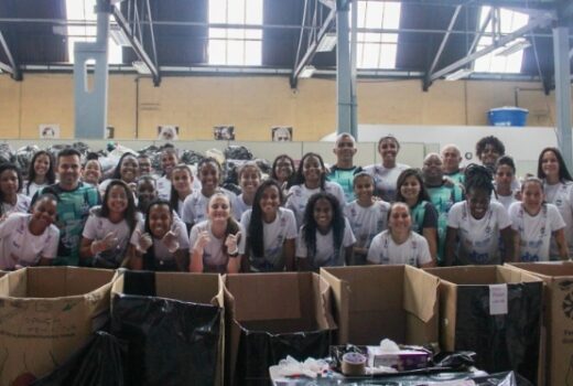 Futebol feminino da região participa de ações sociais 11