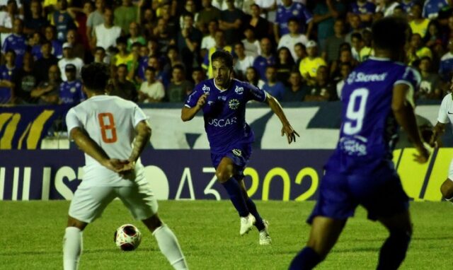 São José joga mal e perde na primeira em casa 1