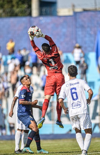 São José começa nova fase com vitória fora 3