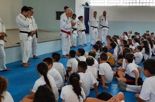 Judô e futebol feminino visitam alunos joseenses 9