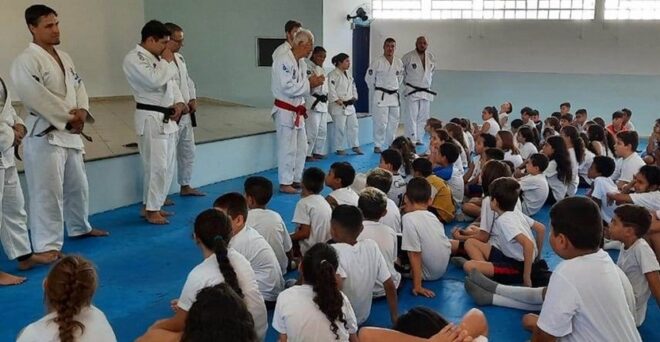 Judô e futebol feminino visitam alunos joseenses 1