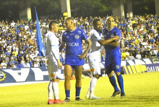 São José antecipa vaga com festa no Martins Pereira 1