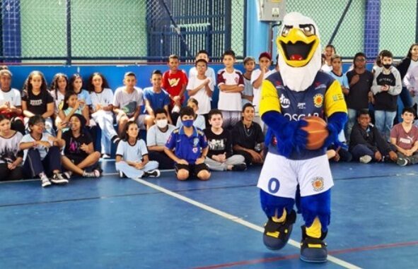São José Basketball visita alunos na Semana 1