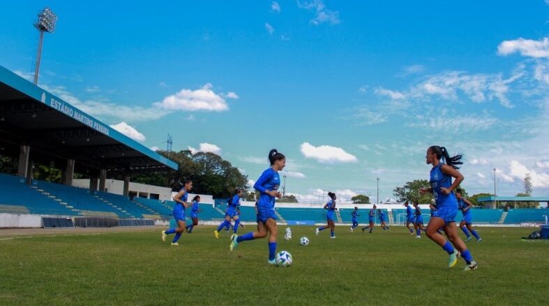 Taubaté e Bragantino iniciam disputa por vaga na final da Copa Paulista  Feminina, futebol