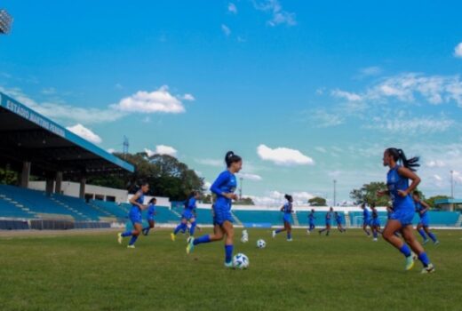 Futebol feminino da região tem seus times em campo 10