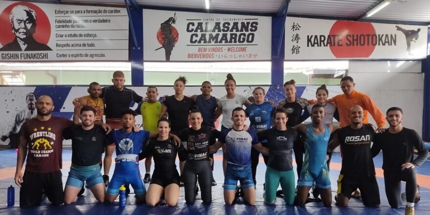 Wrestling tem seleção brasileira treinando em São José 1