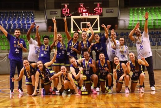 São José Basketball Feminino comemora título 10