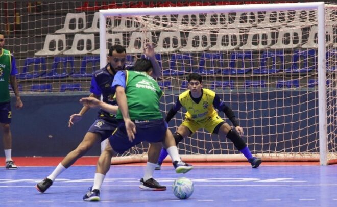 Taubaté Futsal leva virada e São José joga no Paraná 2