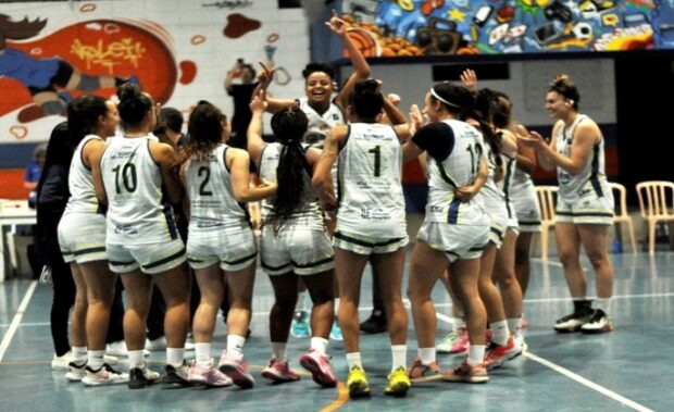 BASQUETE FEMININO DE OURINHOS