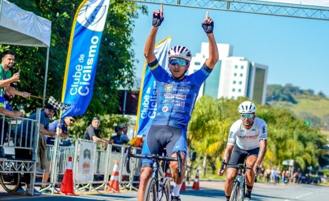 Ciclismo de Taubaté comemora vitória na região 3