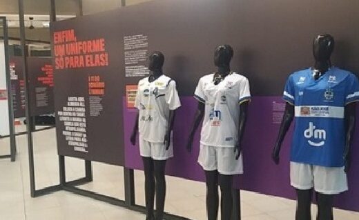 Exposição do futebol feminino é aberta em São José 9