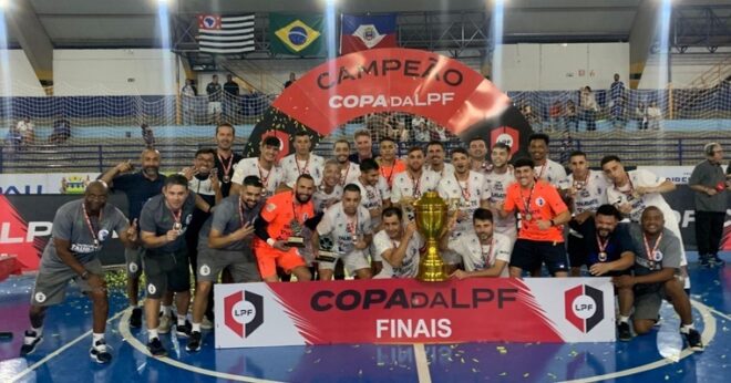 Taubaté Futsal festeja título da Copa da Liga Paulista 1