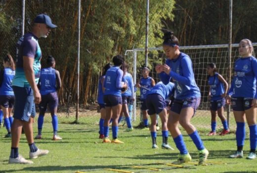 Jogadoras do São José iniciam treinos durante a Copa 9