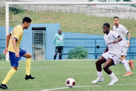 São José vence fora aproveitando confronto direto 12