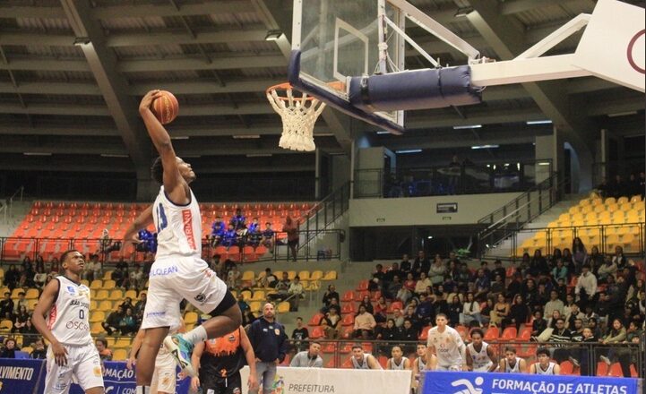 São José começa no Teatrão com vitória centenária 1