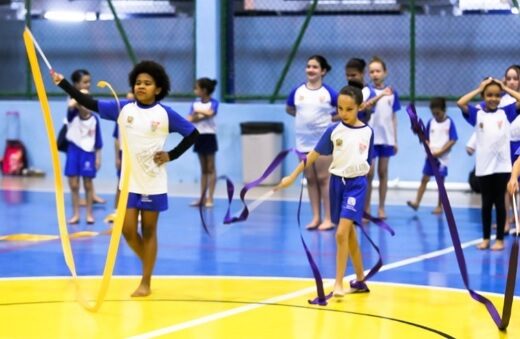 Ginástica rítmica também está no Escola Ativa joseense 12