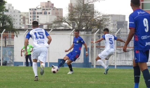 São José aproveita chance e sobe à vice-liderança 1