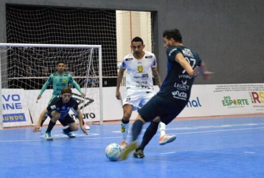 Taubaté perde no final e São José joga de manhã 10