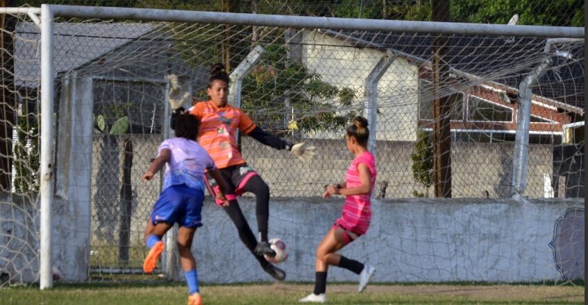 Times do futebol feminino da região fazem jogos-treinos 1