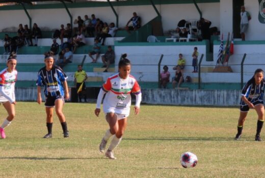 Pinda festeja título no feminino com goleada 3