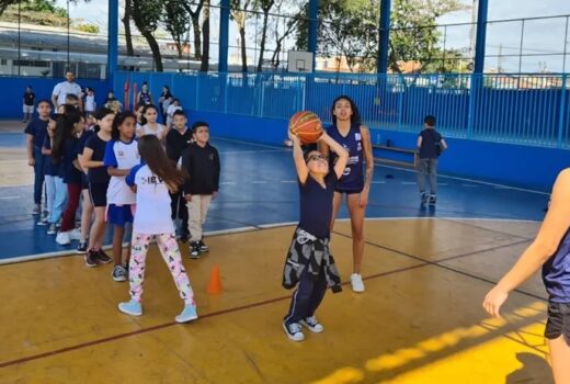 Jogadoras do basquete joseense visitam alunos 1