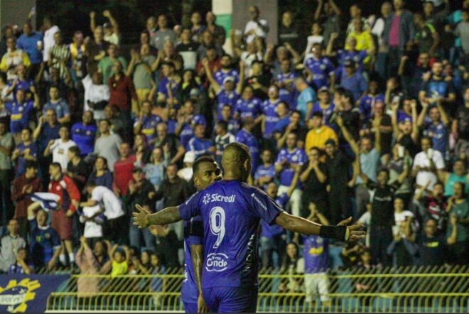 São José aproveita a chance e sobe à vice-liderança 2