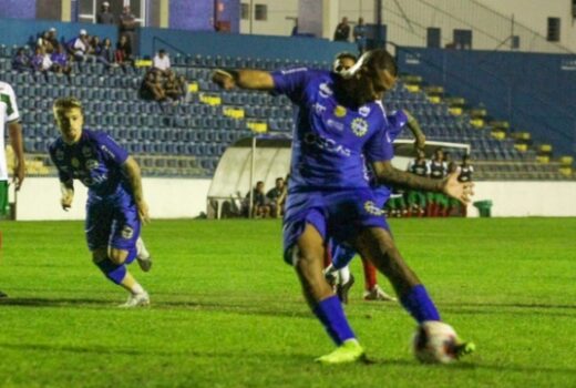 São José aproveita a chance e sobe à vice-liderança 11