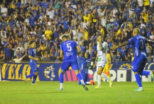 São José avança às semifinais aplicando goleada 11