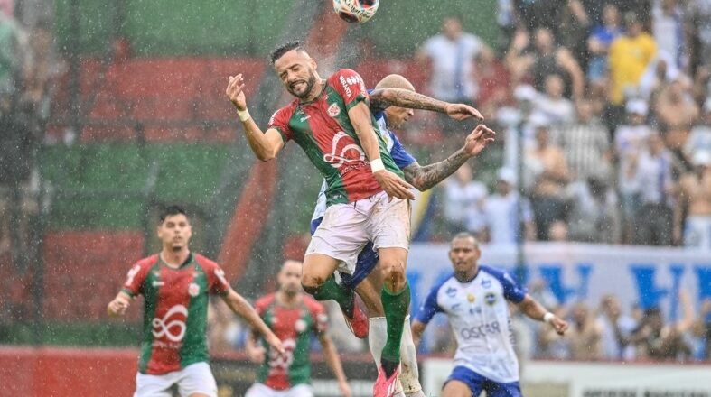 São José leva gol no fim e fica em desvantagem 1