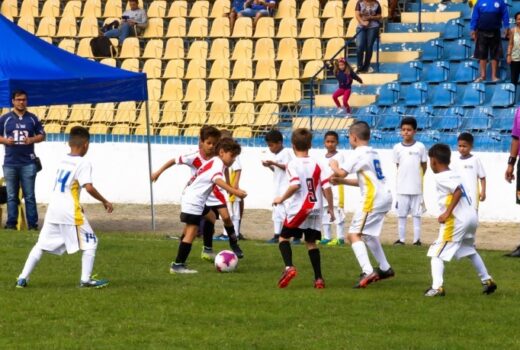 Dia da Criança joseense terá festival de futebol 16