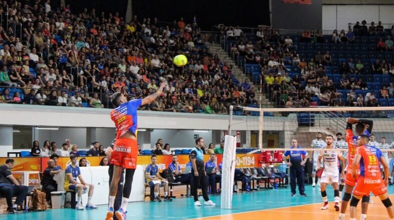 Vôlei joseense abre quartas visitando o Campinas 1