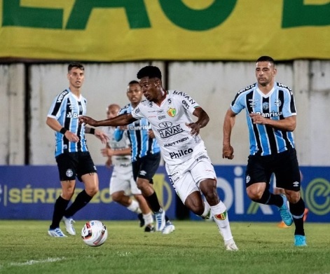 São José tem quarta semana, cuida do campo e contrata 2